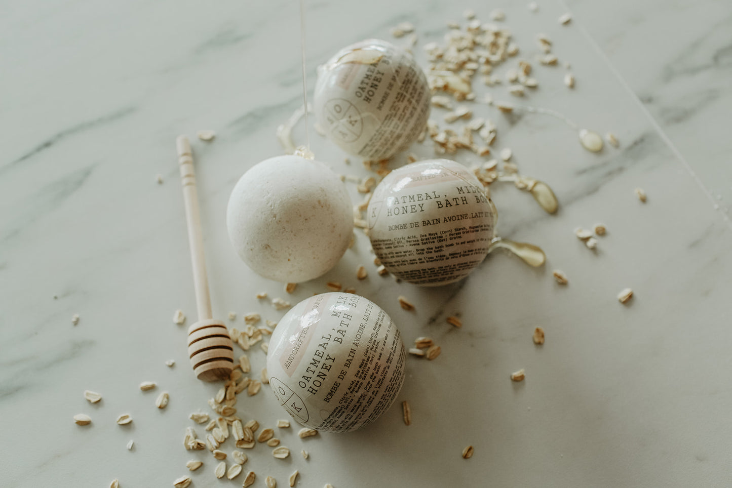 Oatmeal, Milk and Honey Bath Bomb - Made in Canada