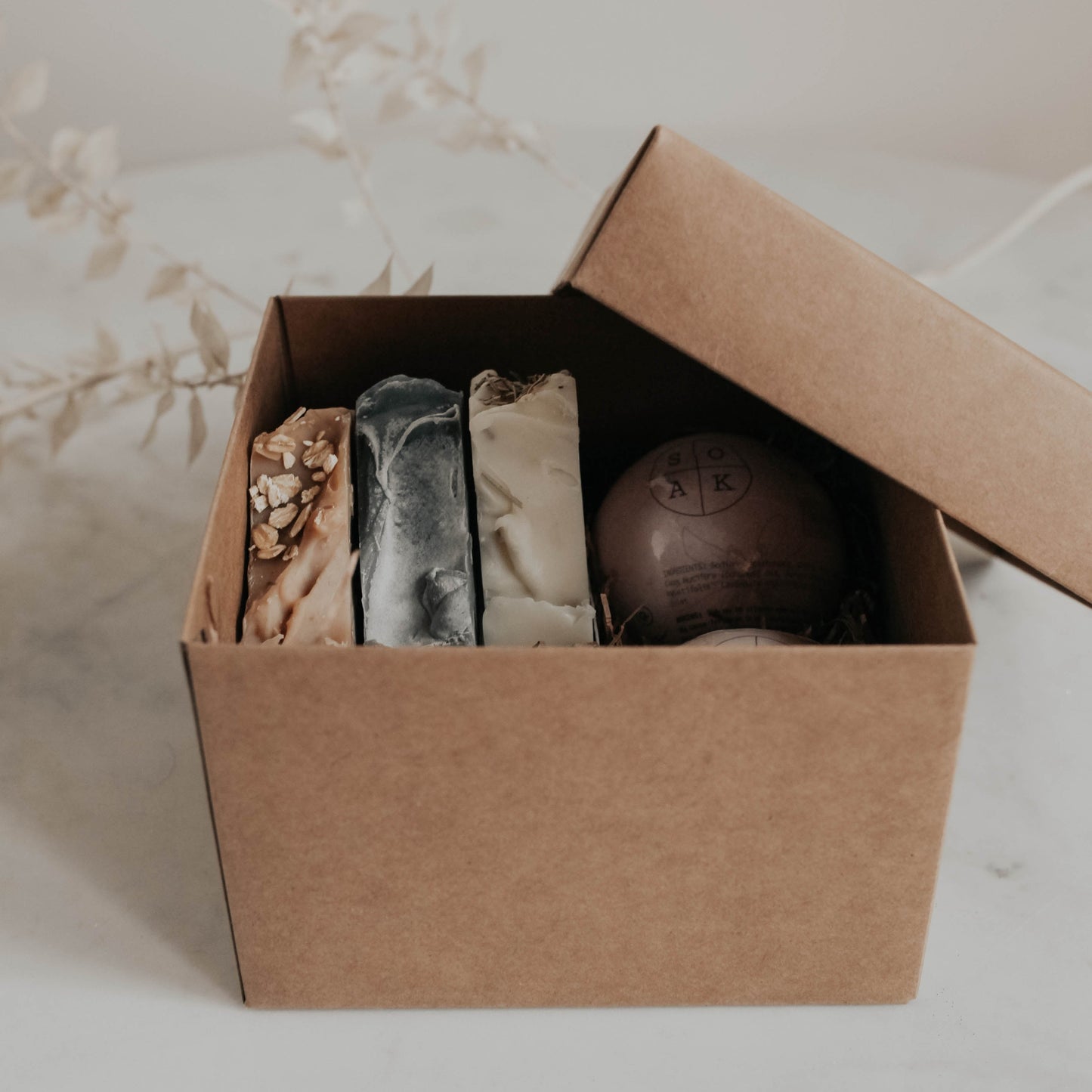 Gift Box: 2 Bath Bombs + 3 Soap Bars